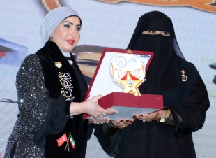 الشيخة انتصار الصباح تجمع شعراء الخليج في ( نعم صباح )